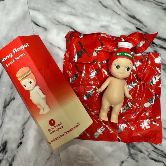 Sonny Angel Snack Series “Ketchup”🍅 Mini Figure - Picture 2 of 4